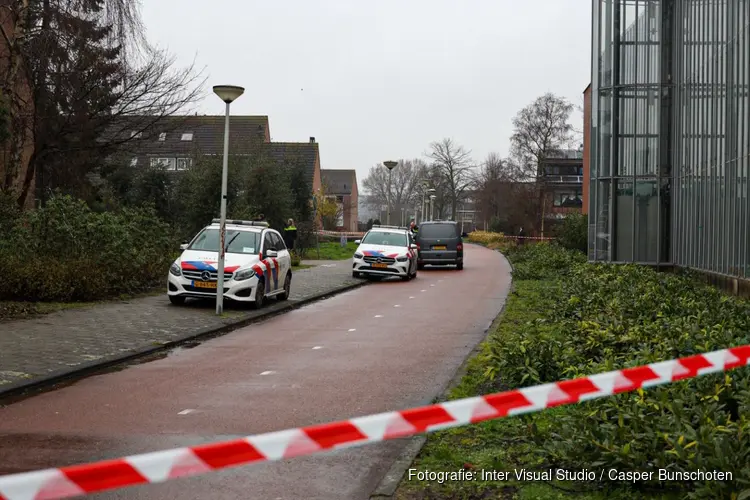 Explosie op klaarlichte dag aan Mijehof in Amsterdam-Zuidoost