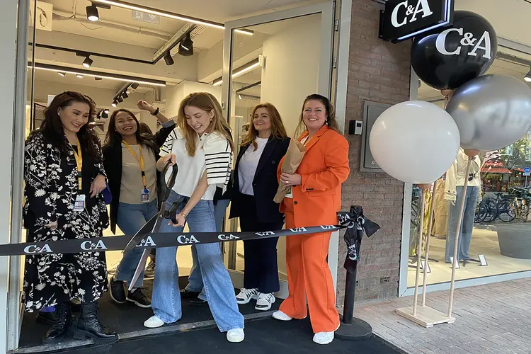 C&A viert 2 nieuwe winkelopeningen in Amsterdam