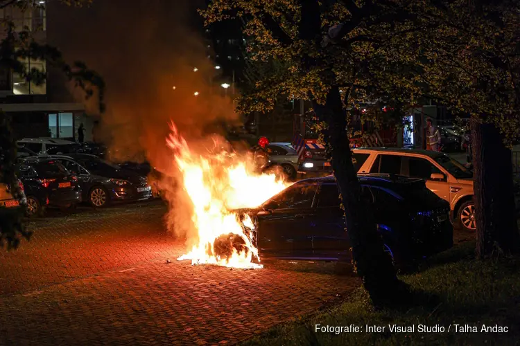 Elektrische auto uitgebrand in Amsterdam Nieuw-West