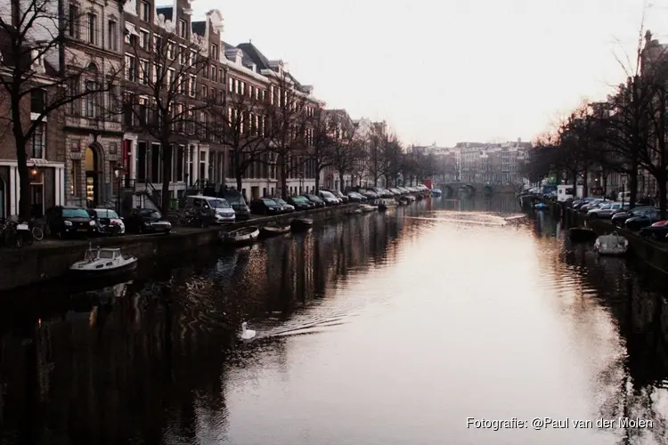 Amsterdam wil aantal riviercruises halveren