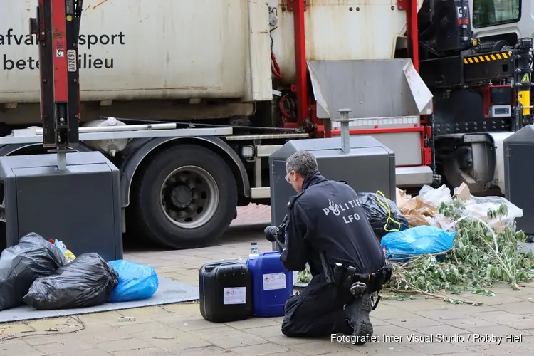 Mogelijk drugsafval gevonden in ondergrondse afvalcontainer Amsterdam-Slotervaart