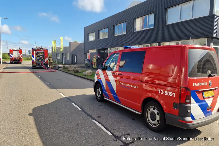 Eigenaar ontdekt brand bij ophalen bestellingen in zijn bedrijfspand in Amsterdam