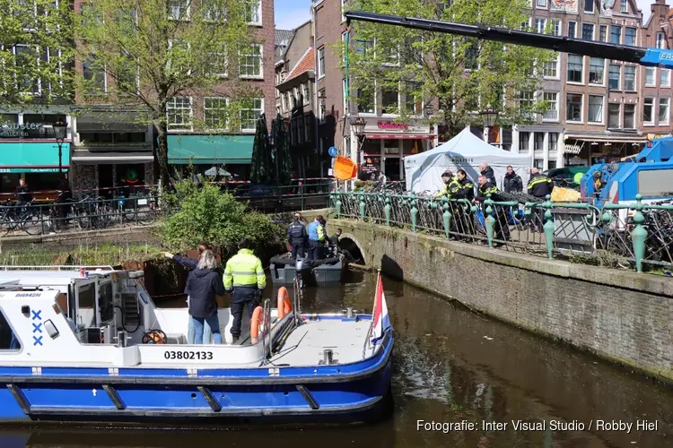 Stoffelijk overschot gevonden in gracht bij Kloveniersburgwal