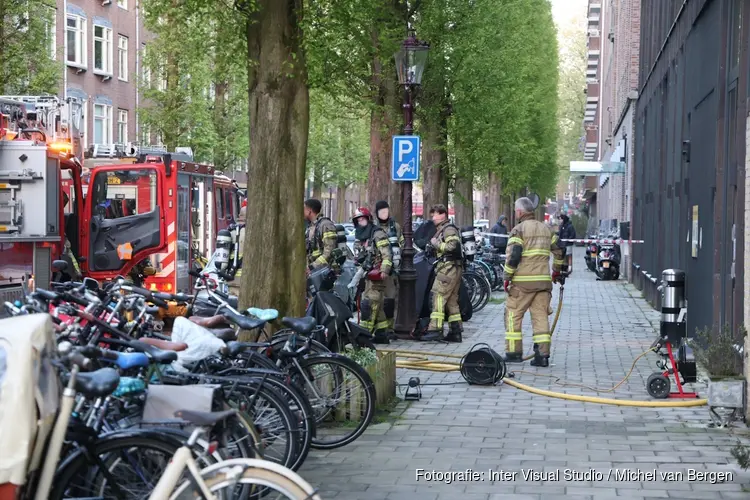 Twee gewonden bij brand Karel du Jardinstraat