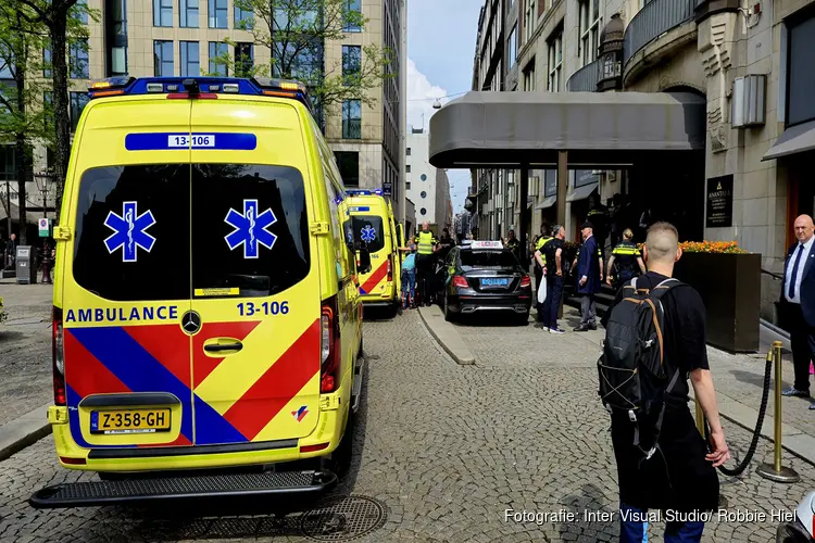 Persoon licht gewond na melding steekpartij in Amsterdam