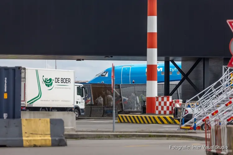 Dode op Schiphol door draaiende vliegtuigmotor