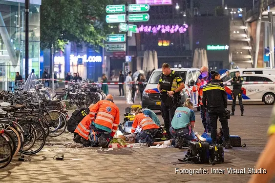 Twee Gewonden Bij Schietpartij Voor Station Amsterdam Bijlmer ArenA