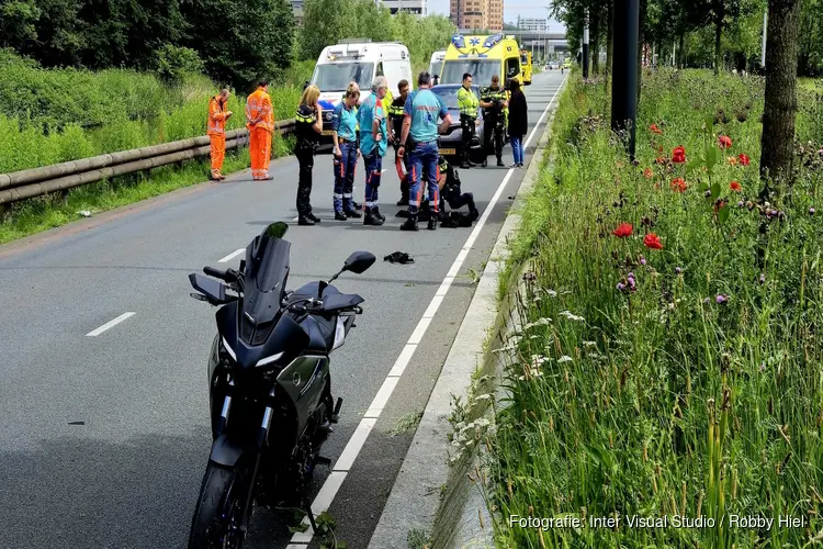 Motorrijder zwaargewond na eenzijdig ongeluk in Amsterdam