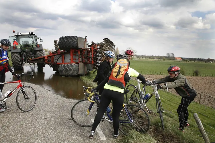 Driekwart fietsers ervaart onveilige situaties op dijkwegen