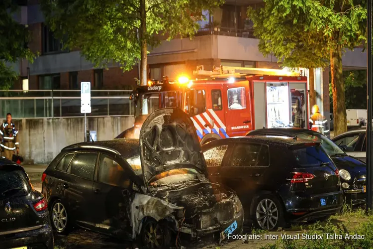 Taxi door brand verwoest in Nieuw-West