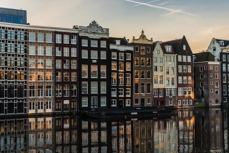 Een huis kopen in de hoofdstad? 4 dingen die je moet weten over de Amsterdamse woningmarkt