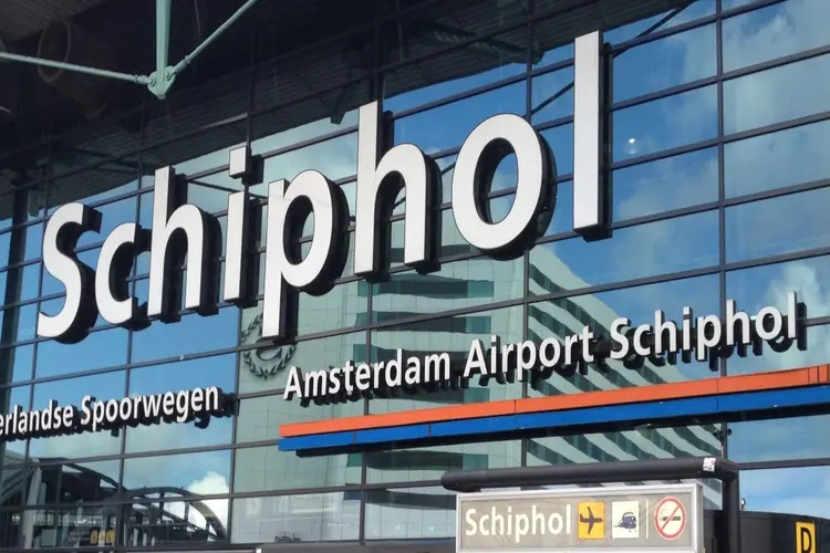 Amsterdam: Schiphol moet krimpen naar 400.000 vluchten