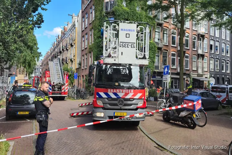 Brand bij restaurant in Oud-West