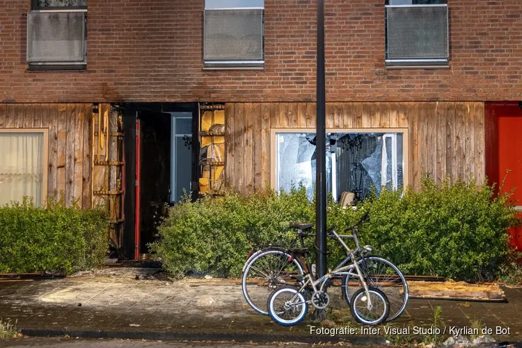 Explosie veroorzaakt veel schade bij woning in Amsterdam-Zuidoost