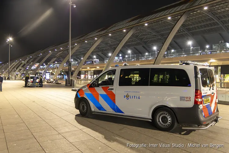 Man in been gestoken achter Centraal Station, verdachte aangehouden