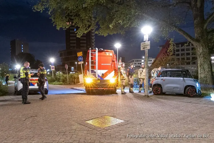 Grootse brandweer-inzet voor te water geraakt autootje