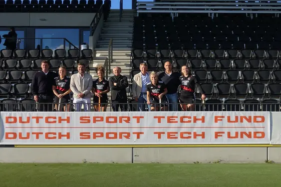 Dutch Sport Tech Fund en AH&BC Dames 1 gaan samen voor goud