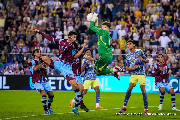 Vitesse toont veerkracht tegen Jong Ajax in traditioneel Airborne-duel