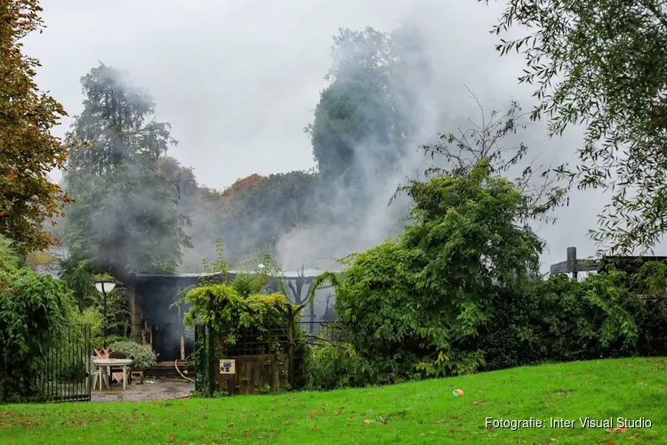 Brand in bungalow Park Frankendael in Amsterdam