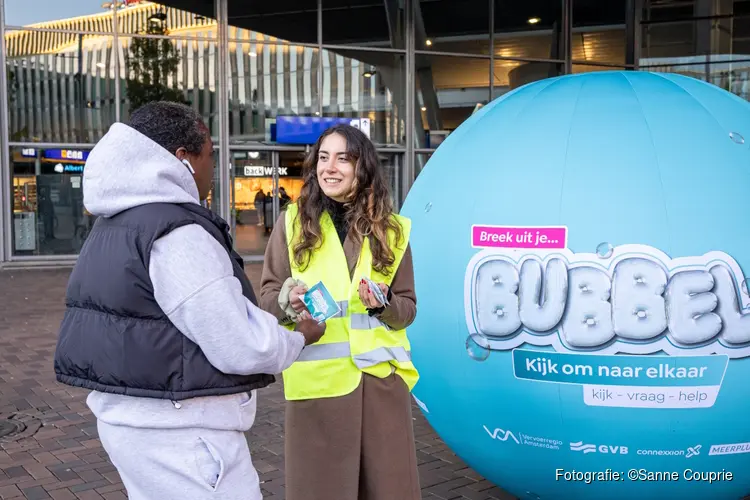 Breek uit je Bubbel: help een ander in het ov