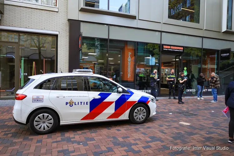 Getuigen gezocht overval winkel Bijlmerplein