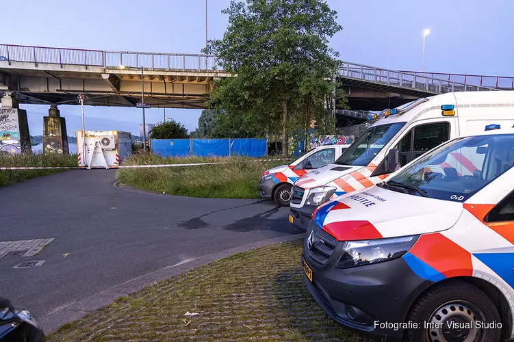 Vier aanhoudingen voor dodelijk schietincident Amsterdamsebrug