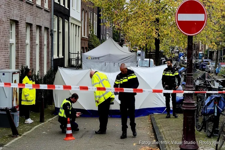 Persoon overleden na aanrijding Passeerdersgracht