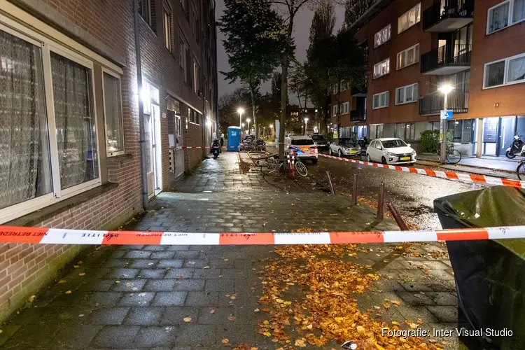 Slachtoffer in woning Mataramstraat neergestoken