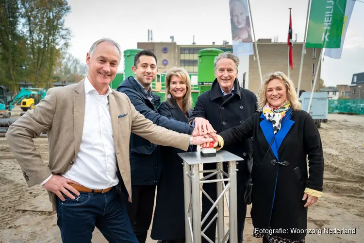 Symbolische eerste paal geslagen voor nieuw verpleeghuis met zelfstandige woonvleugel in Amsterdam