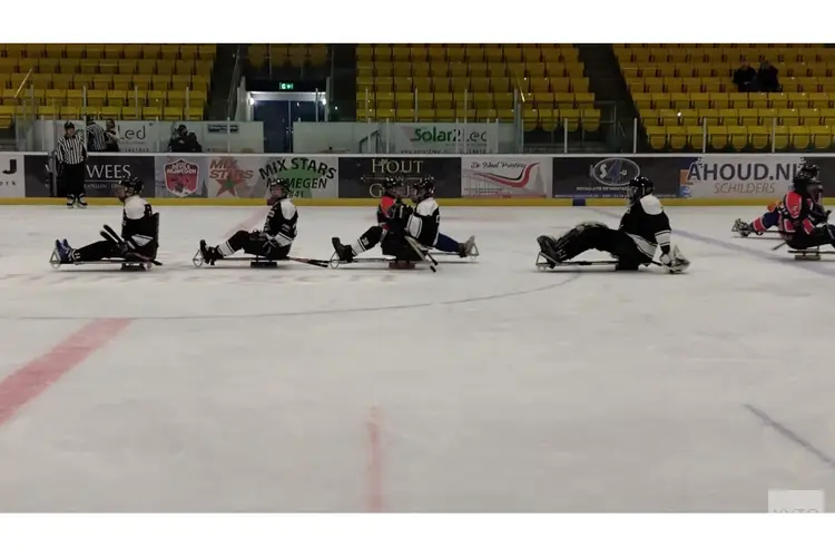 Amsterdam Tigers Para IJshockey/Ice Sledge Hockey boeken 10-3 winst op Nijmegen Devils