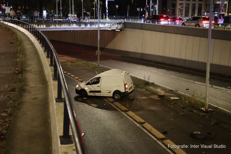 Politie zoekt getuigen na ongeval Mauritskade