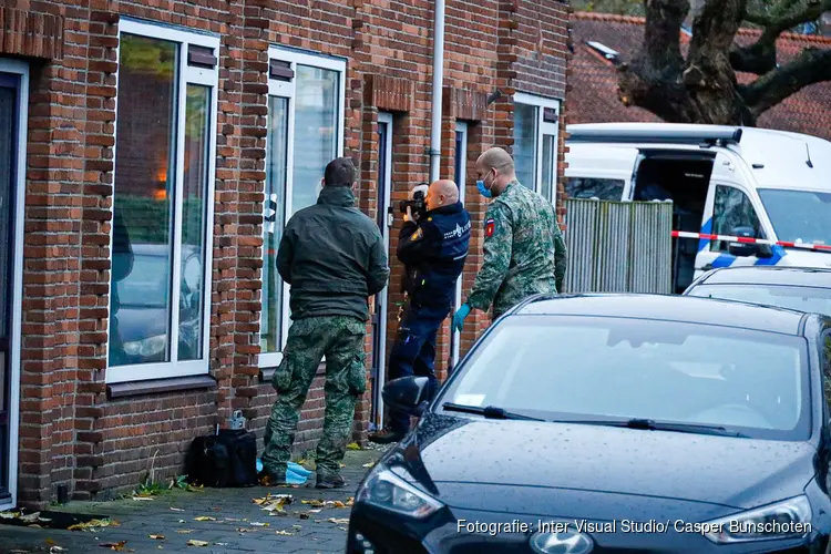 Explosief afgegaan bij voordeur woning in Muiden