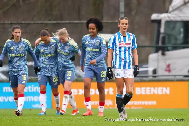 Ajax Vrouwen na rust langs SC Heerenveen