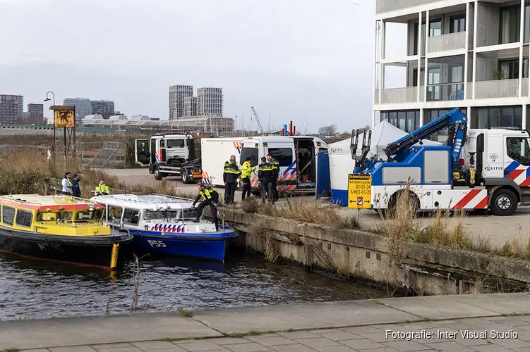 Lichaam gevonden in water Johan van Hasseltkanaal in Amsterdam