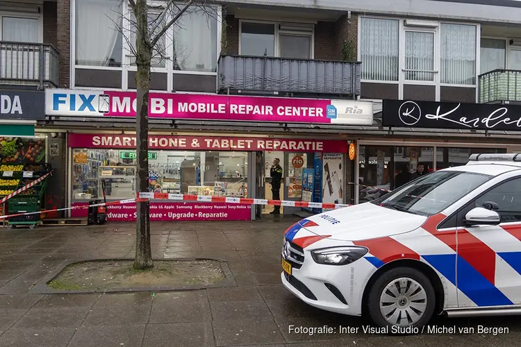 Overval op telecomwinkel Burgemeester de Vlugtlaan Amsterdam