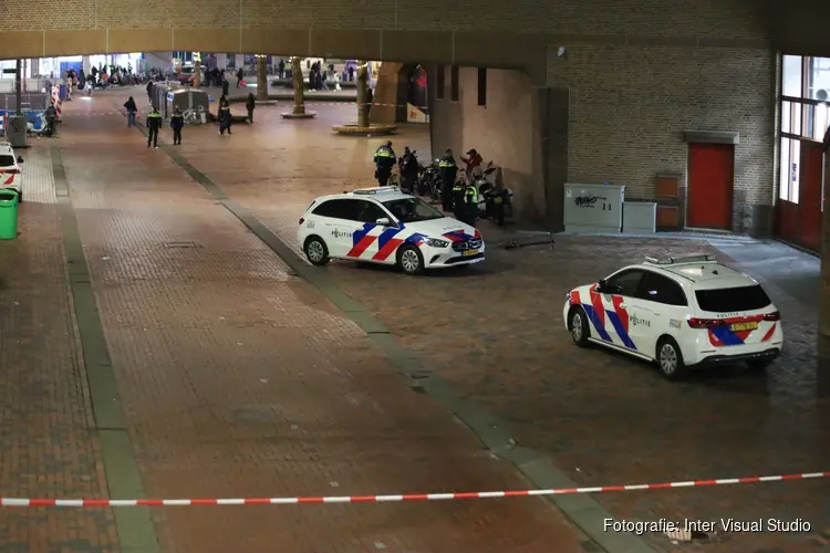 Steekincident op Bijlmerplein in Amsterdam-Zuidoost