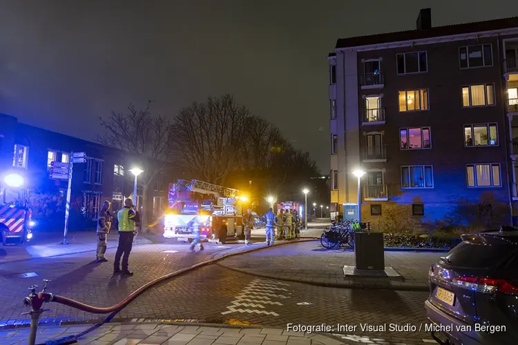 Bovenwoning aan Amundsenweg onbewoonbaar na brand