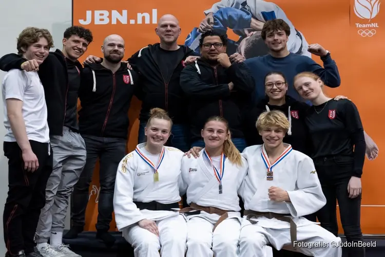 Recordaantal medailles voor TopJudo Amsterdam op NK-21