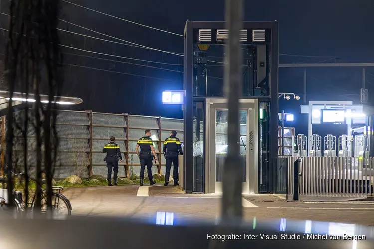 Politie doet onderzoek na melding schietpartij aan Dr. A.J.J. van Gemertplein in Diemen